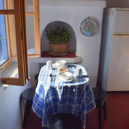 το πάνω σπίτι της μαριάνθης * Márpissa